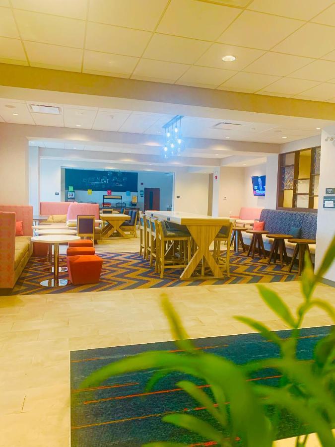Hampton Inn By Hilton Port Hope Cobourg Buitenkant foto